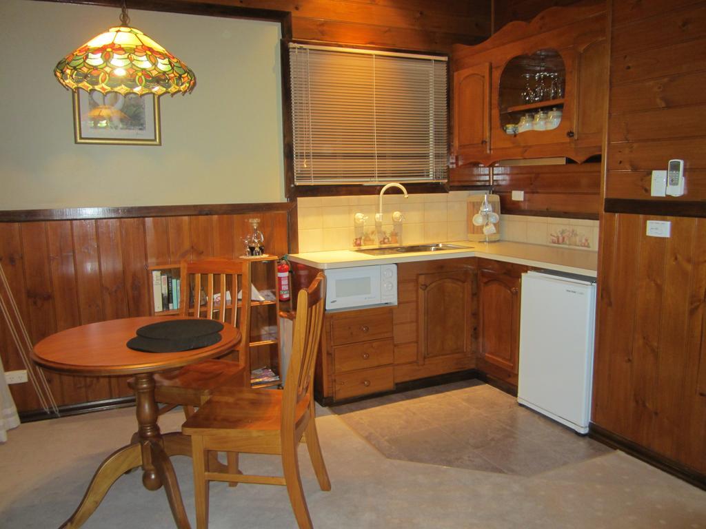 Howqua Willowlake Cottages מראה חיצוני תמונה