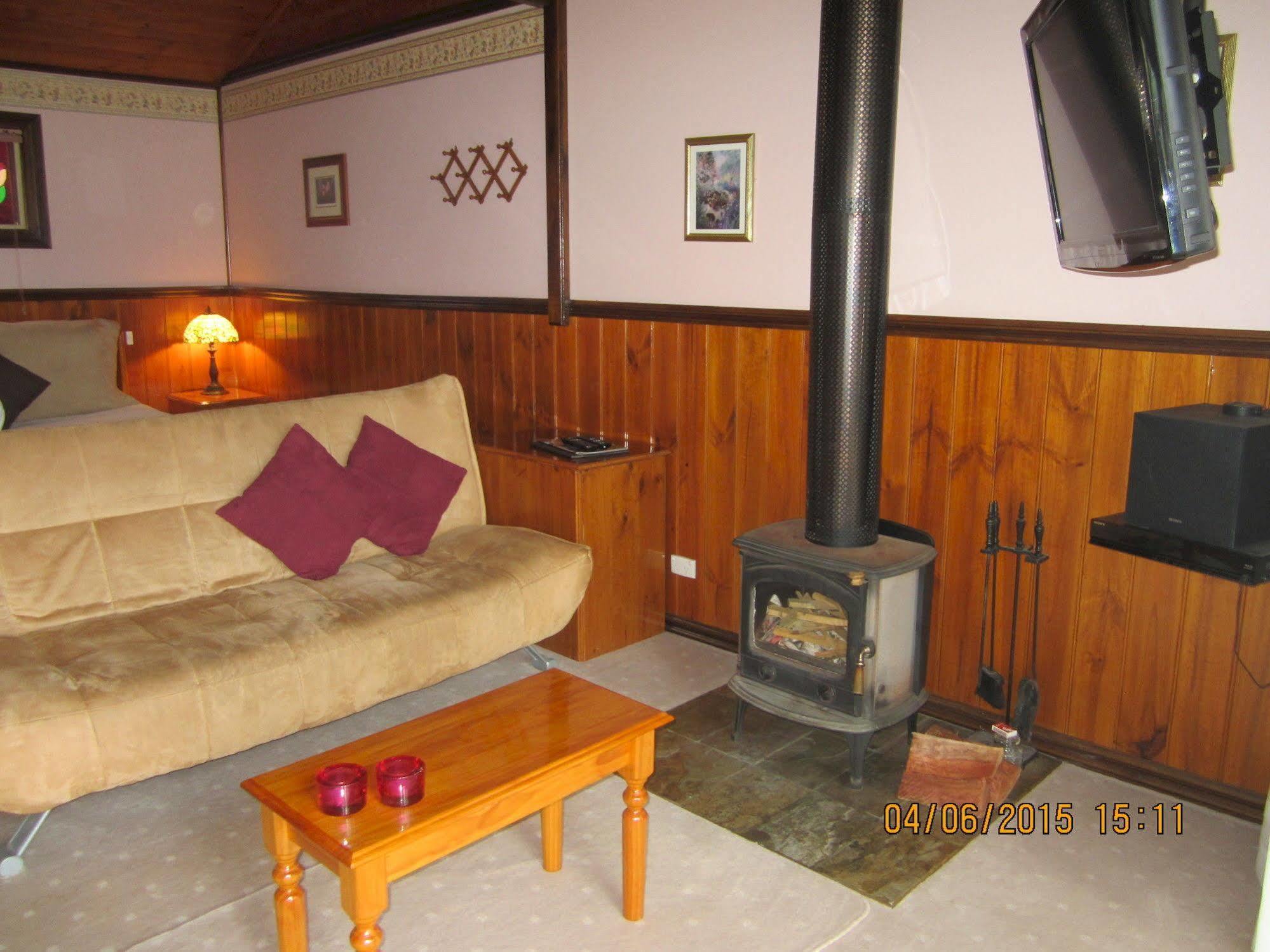 Howqua Willowlake Cottages מראה חיצוני תמונה