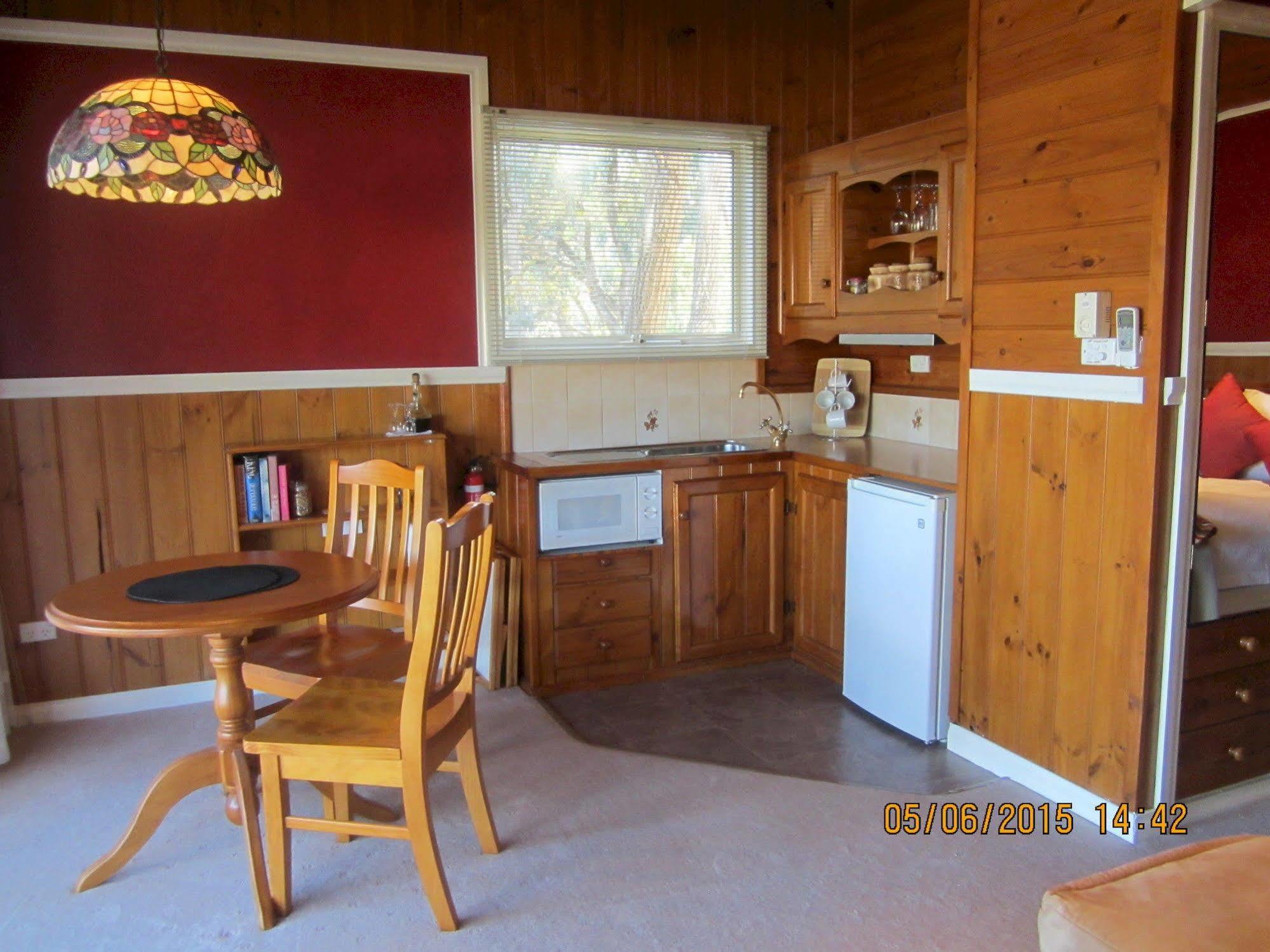 Howqua Willowlake Cottages מראה חיצוני תמונה