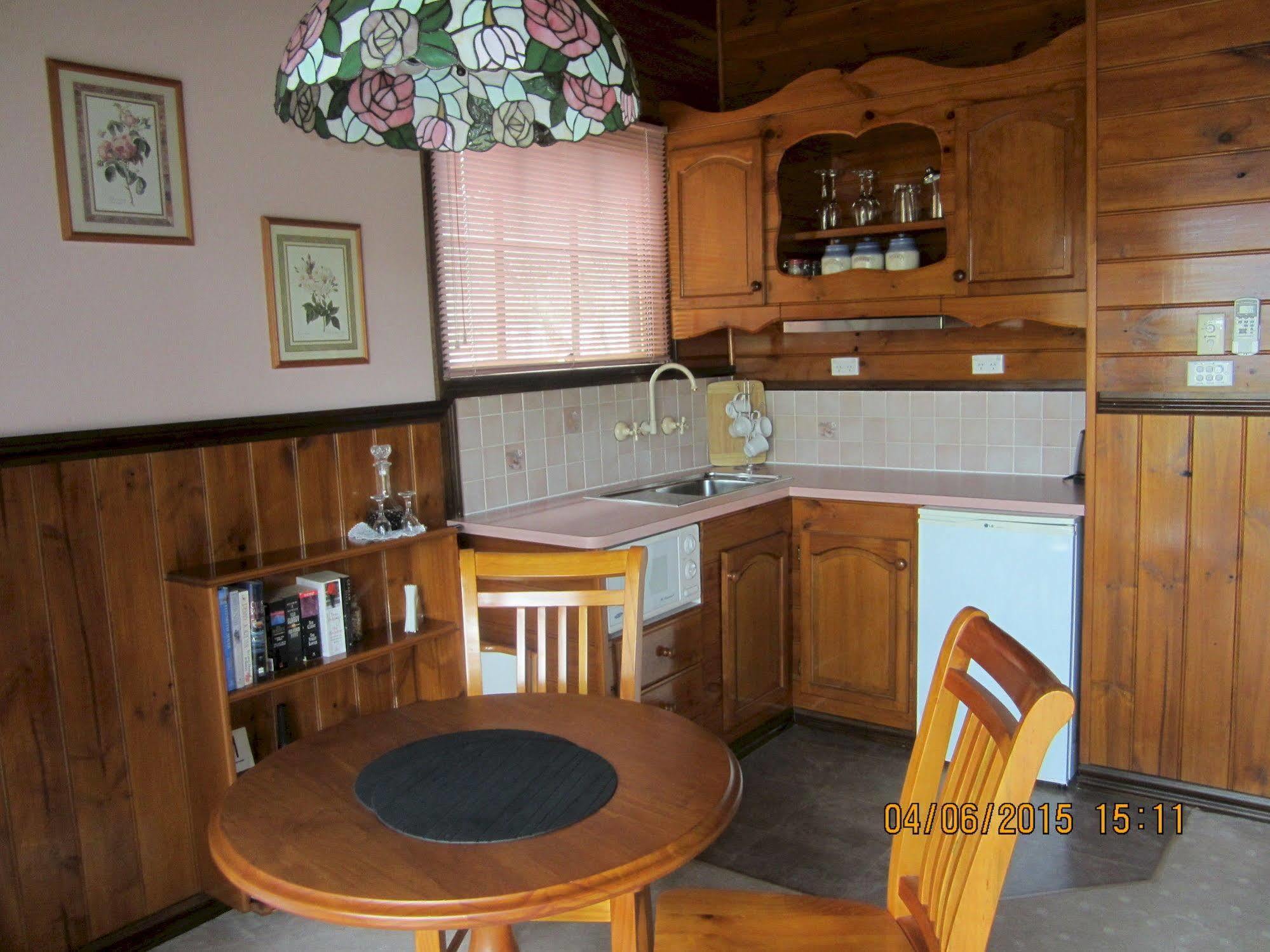 Howqua Willowlake Cottages מראה חיצוני תמונה